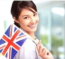 Девушка с флагом Великобритании