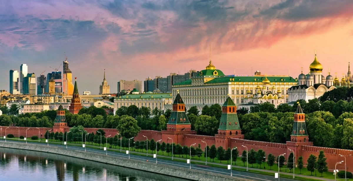 Московский кремль. Вид со стороны Москва-реки