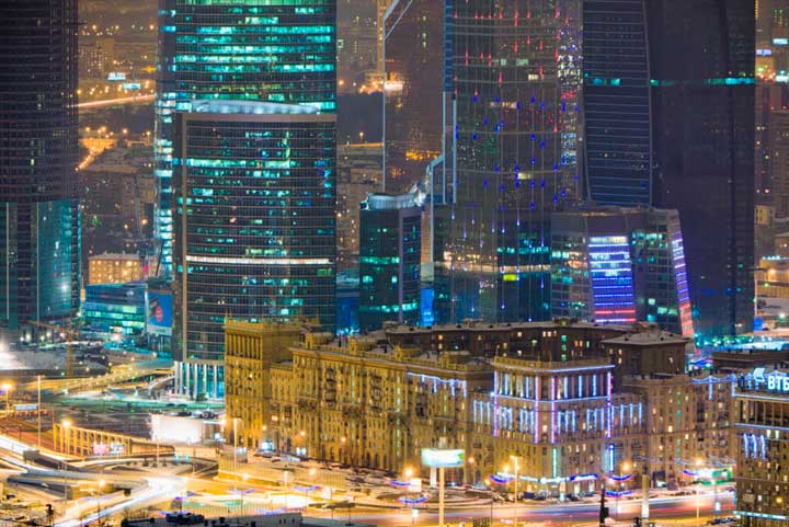 Современная Москва с небоскребами "Делового центра" (вид с пересечения "Ленинского проспекта" и третьего транспортного кольца)