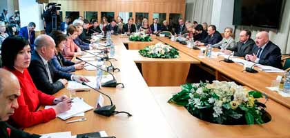 Заседание круглого стола Госдумы с участием Комитета по образованию и науке