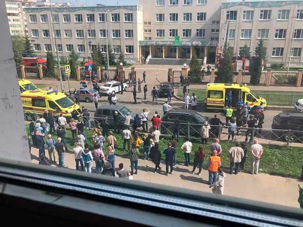 Момент проведения контртеррористической операции в казанской  школе №175 