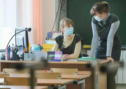 Третья волна коронавируса может нарушить все планы по проведению экзаменов в школах