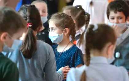 Насколько безопасно посещение школ для детей при коронавирусе?