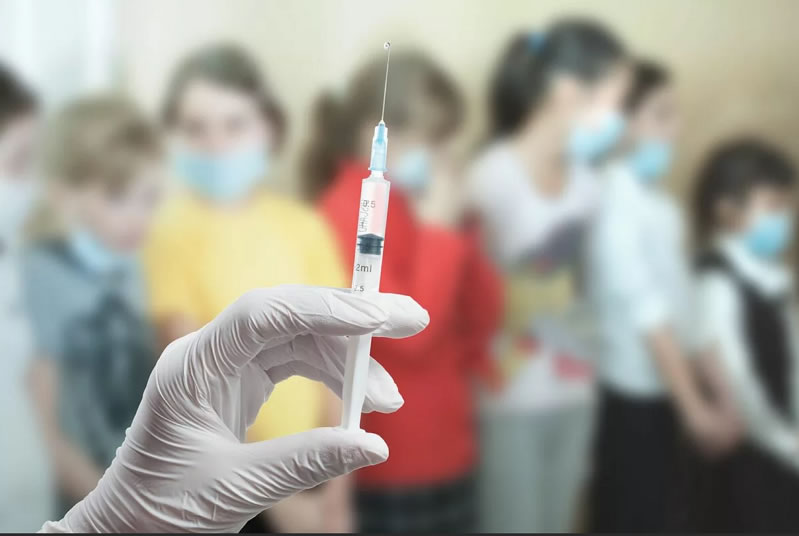В Москве объявлено о старте прививочной кампании среди школьников 12-17 лет 