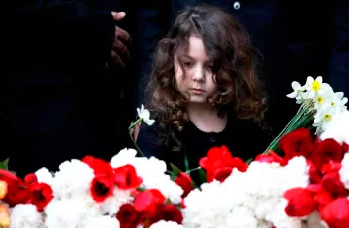 Цветы в день армянской трагедии
