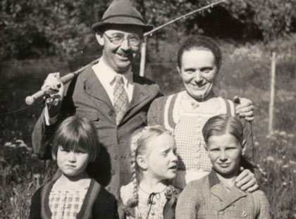 Генрих Гиммлер со своей семьей