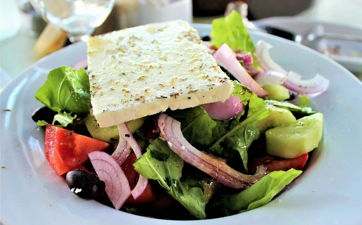 Греческий салат с рикоттой