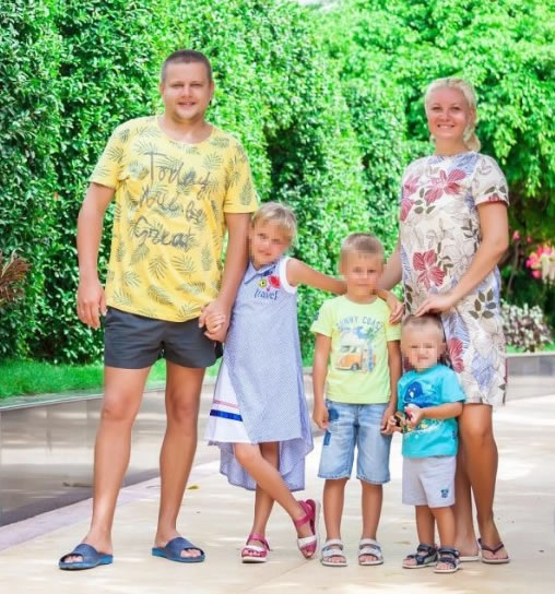 Трагически погибшая на пожаре семья Игоря Вострикова