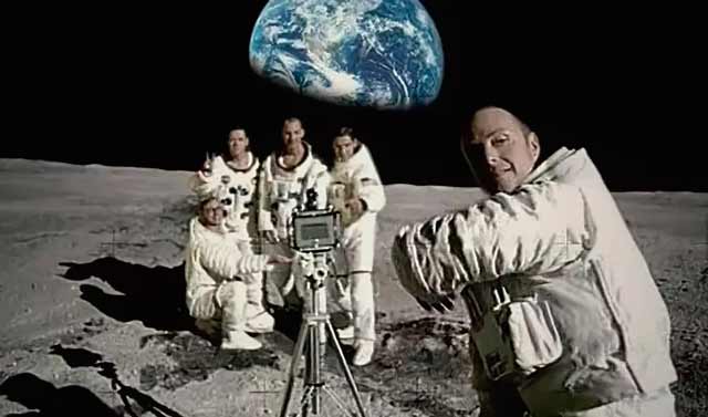 Шуточное фото о высадке астронавтов на Луну